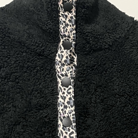 J crew 1/4 Snap Sherpa Size Medium - Picture 3 of 5